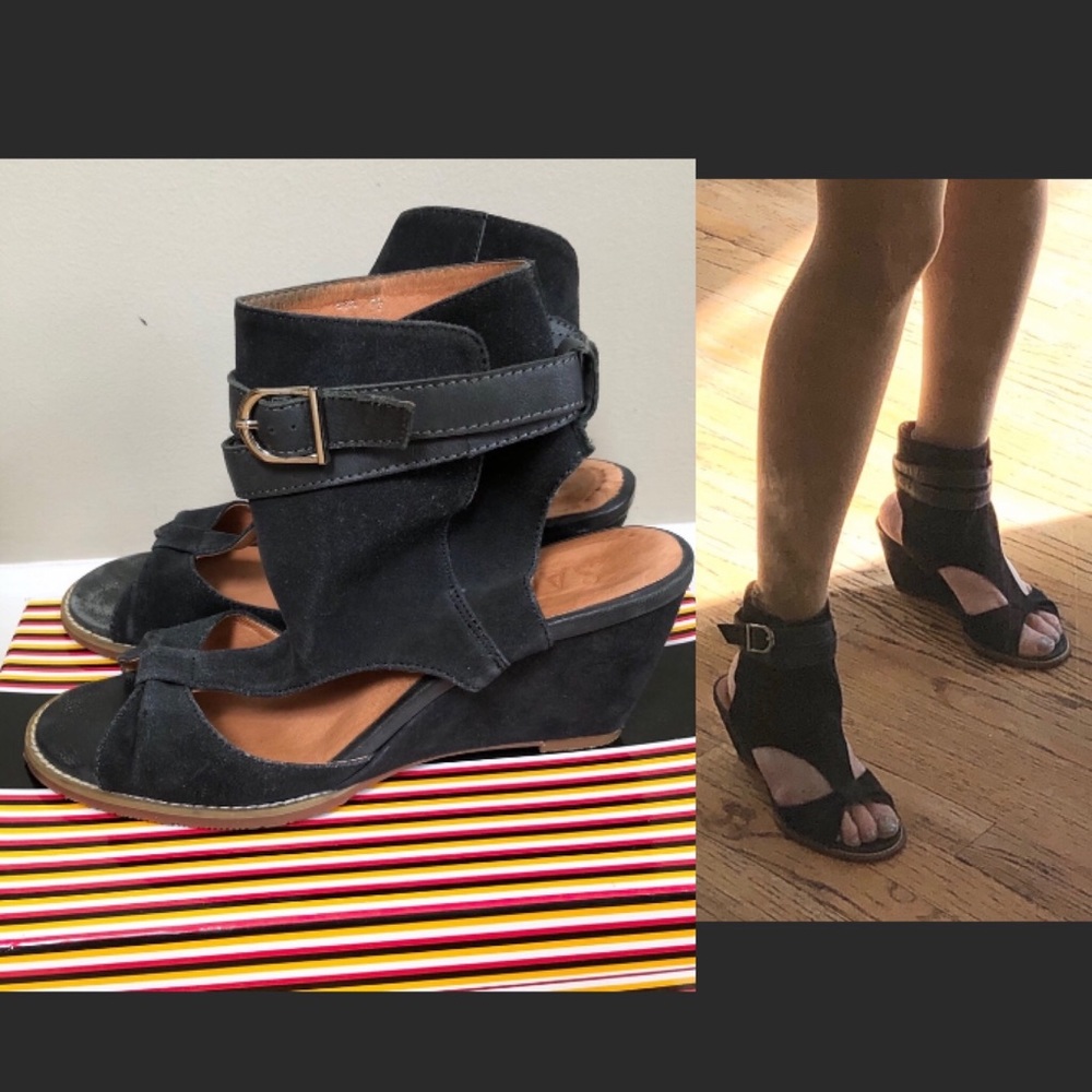 Sachelle Ring Suede Wedge Sandal
